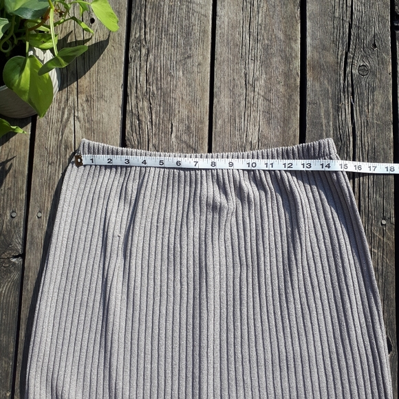 Vintage tan skirt with gold sparkle - Picture 9 of 11